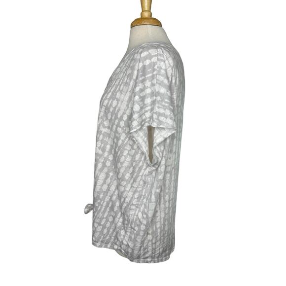 TORRID White Gray Burnout Tie Front Lightweight Blouse Size 3 3X Pullover - Picture 2 of 9